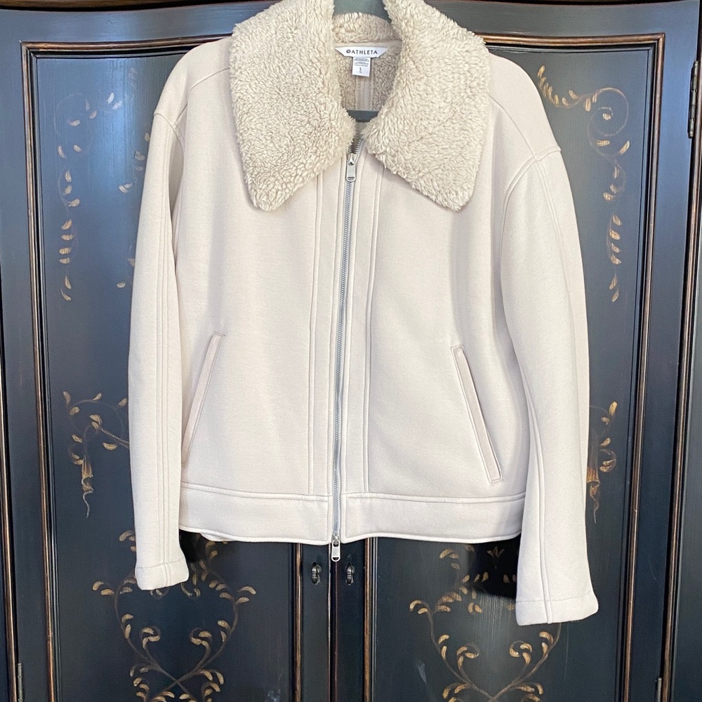 Athleta cream Teddy Jacket with fleece Shearling Collar. Size L. Worn once.